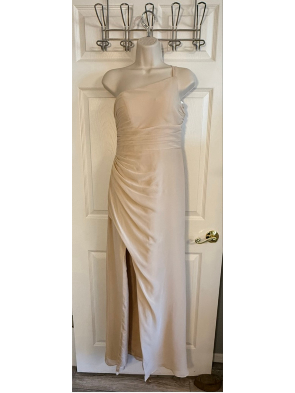 Azazie Eren bridesmaid dress champagne Size 2
